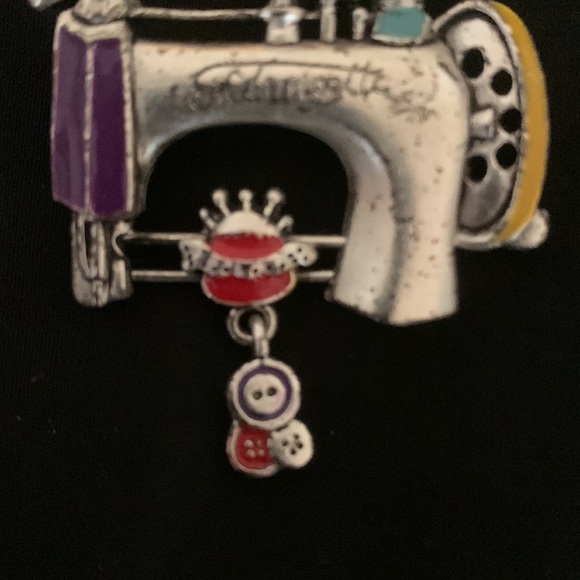 Silver pin - Picture 2 of 3